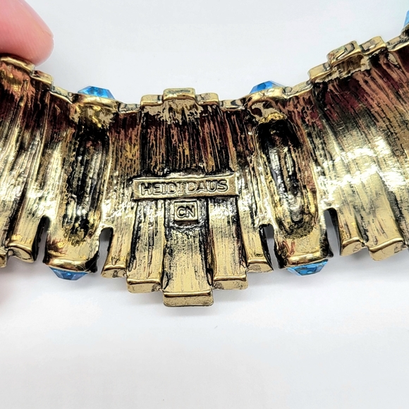 Heidi Daus Aquamarine Swarovski Crystal Horizontal Art Deco Pendant Necklace - Picture 13 of 14